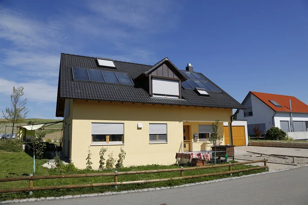 Gartenseite des neuen Einfamilienhauses in Oberdischingen