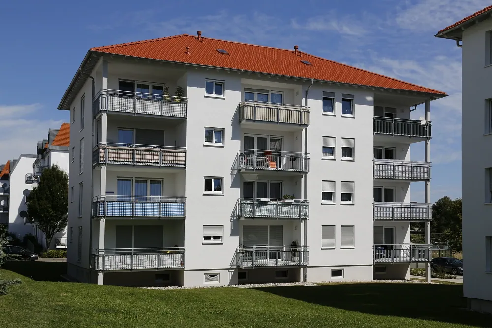 Fassadendetail des Zwölffamilienhauses in Ehingen